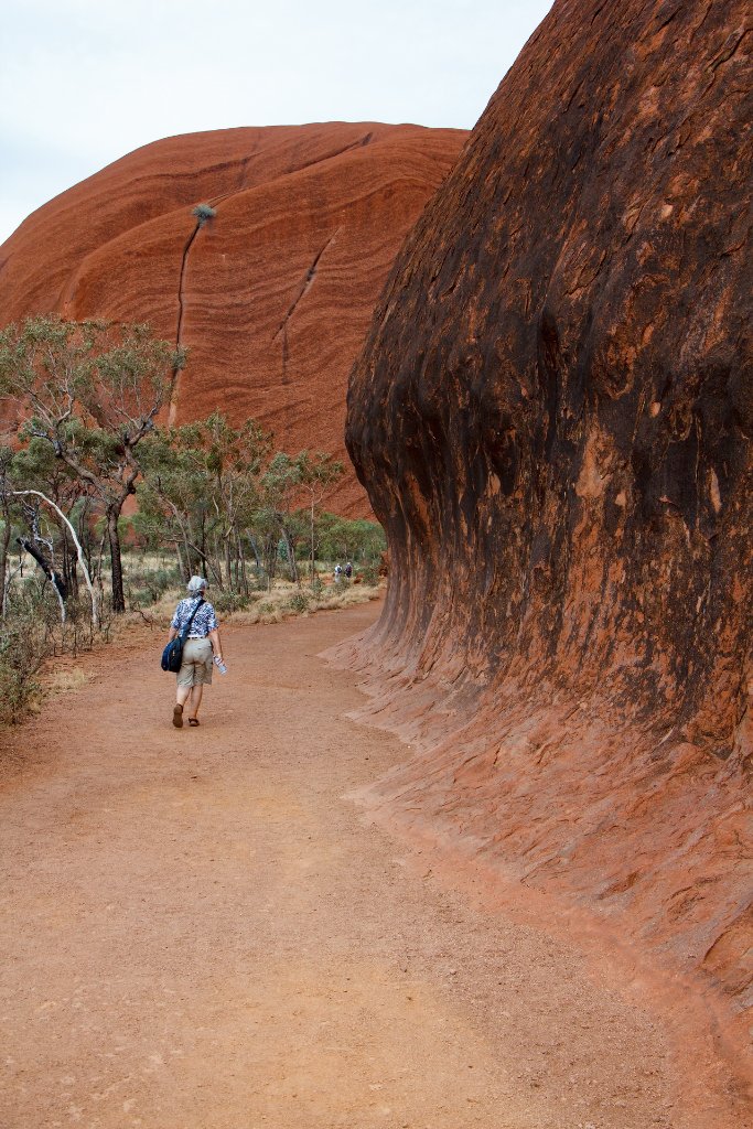 13-A walk around Uluru.jpg